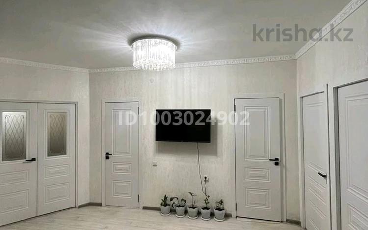 3-комнатная квартира · 85.4 м², Мкр.Байтерек 13 41 за 30 млн 〒 в Таразе — фото 2