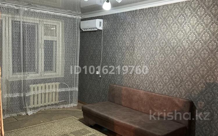 1-бөлмелі пәтер · 36 м² · 5/5 қабат, Қонаев ш/а. — Рынок Женис, бағасы: 125 000 ₸ в Уральске, мкр Кунаева — фото 2