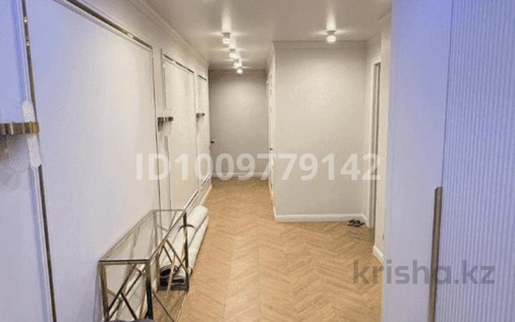 4-бөлмелі пәтер · 130 м² · 6/9 қабат, мкр Нурсая, Абулхайр-хана 63 — Бавария Атырау (BMW Atyrau), бағасы: 100 млн ₸ — фото 3