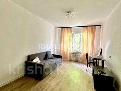 2-бөлмелі пәтер · 52 м² · 3/5 қабат, мкр Аксай-3Б 8 — Толе би, бағасы: 260 000 ₸ в Алматы, Ауэзовский р-н