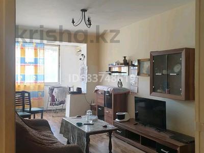 3-бөлмелі пәтер, 70 м², 1/5 қабат, 5-й мкр 8, бағасы: 21 млн 〒 в Актау, 5-й мкр