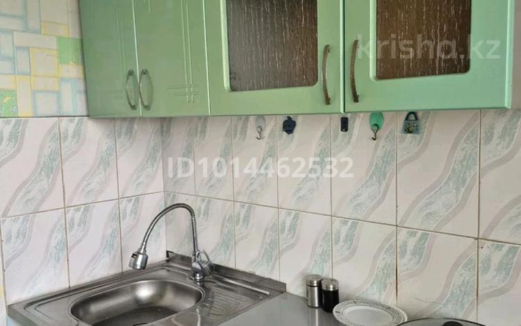 1-комнатная квартира · 30.7 м² · 4/5 этаж, Пришахтинск, Пришахтинск, 22й микрорайон 12 — школы за 9 млн ₸ в Караганде, Алихана Бокейханова р-н — фото 2