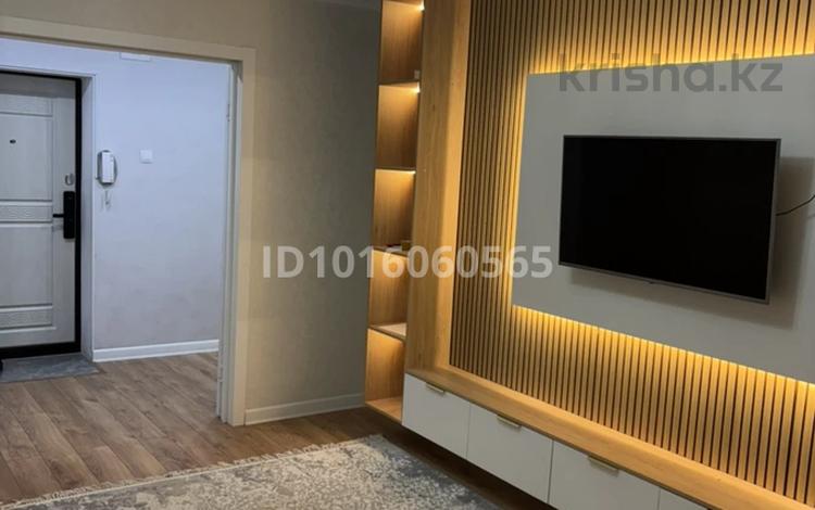 2-бөлмелі пәтер · 56 м² · 1/9 қабат, Жеңіс ш/а, бағасы: 230 000 ₸ в Уральске, мкр Женис — фото 2