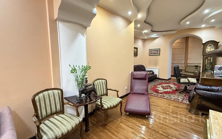 4-бөлмелі пәтер · 174 м² · 1/5 қабат, Лободы — Отдельный вход, бағасы: 145 млн ₸ в Караганде — фото 2