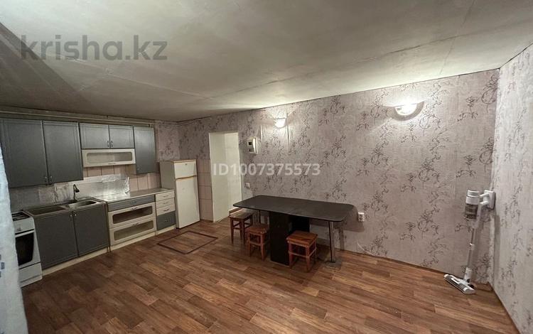 Отдельный дом · 4 комнаты · 77 м², Байганина 82а за 100 000 〒 в Актобе, мкр. Курмыш — фото 2