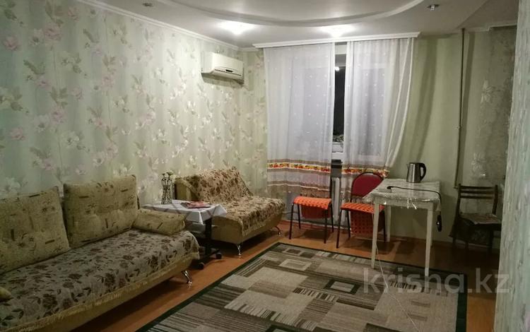2-комнатная квартира, 50 м², 2/5 этаж посуточно, Момышулы — Чайжунусова за 15 000 〒 в Семее — фото 2