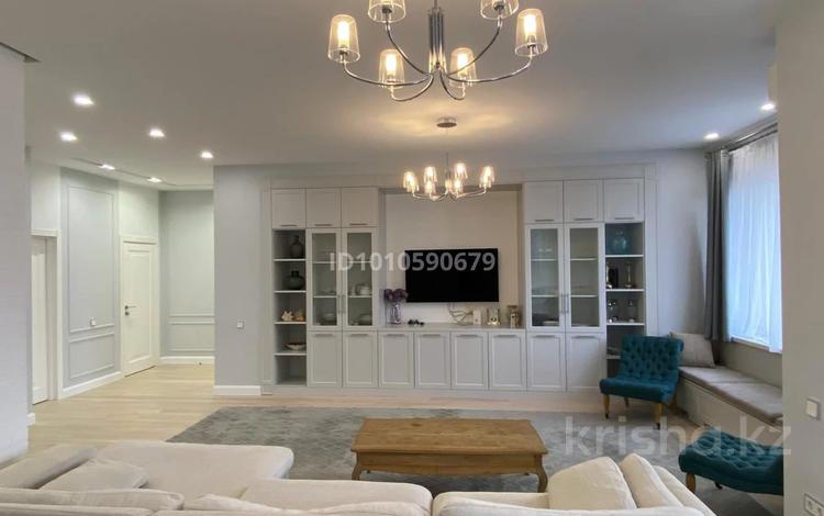 4-комнатная квартира · 160 м² · 4/5 этаж, Кабанбай батыра 34/1 за 1.2 млн 〒 в Астане, Есильский р-н — фото 2