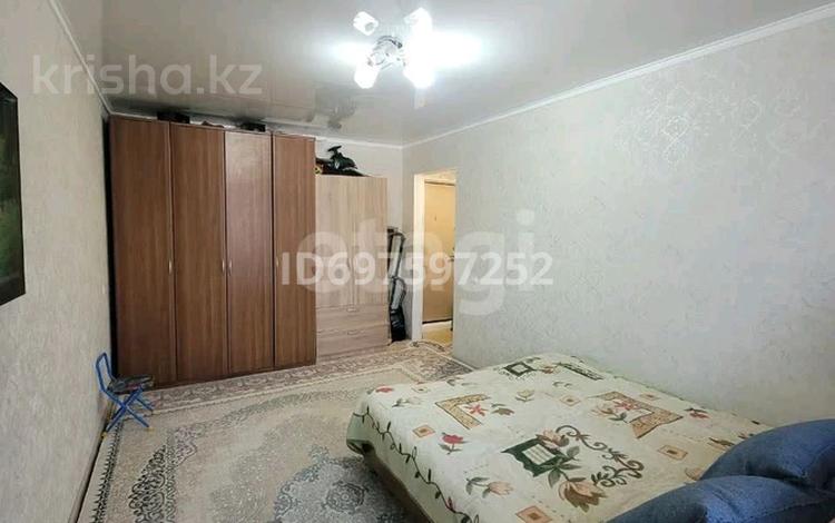 1-комнатная квартира, 30 м², 4/5 этаж, мкр 5, есет Батыра 75 — есет Батыра 75 за 9.6 млн 〒 в Актобе, мкр 5 — фото 14