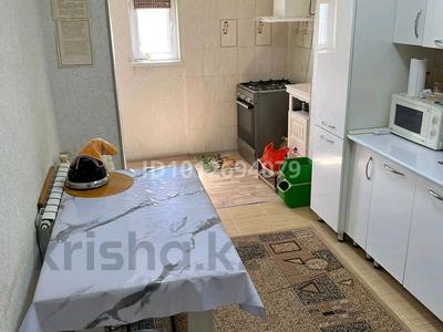 4-бөлмелі пәтер · 92 м² · 5/5 қабат, 29-й мкр 15 — Жолдың боиы мектеп жақын көлік тұрағы бар,аялдама жақын, бағасы: 20.5 млн ₸ в Актау