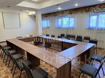 Кеңселер, білім орталықтары, конференц-залдар, кабинеттер және жұмыс орындары, студиялар · 60 м², бағасы: 15 000 ₸ в Атырау, мкр Авангард-4