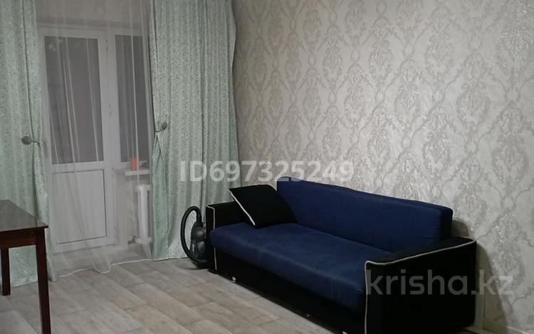 3-бөлмелі пәтер · 60 м² · 2/5 қабат, Абая, бағасы: 10.5 млн ₸ в Темиртау — фото 2