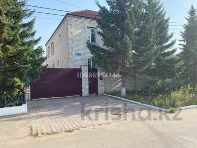 Аренда домов или дач в Павлодарской обл.: Отдельный дом · 10 комнат · 600 м², Проезд г 37/1 за 1.5 млн 〒 Отдельный дом · 10 комнат · 600 м², Проезд г 37/1 за 1.5 млн 〒 в Павлодаре