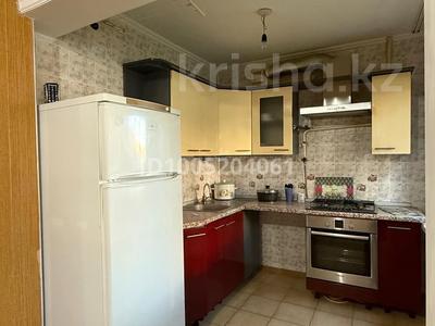 3-комнатная квартира · 54 м² · 1/5 этаж, мкр Центральный, Махамбета 118а за 180 000 〒 в Атырау