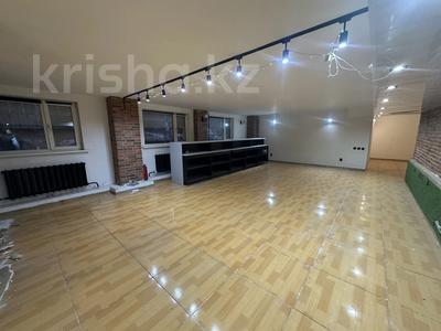 Офисы, магазины и бутики, салоны красоты, медцентры и аптеки, образование, кабинеты и рабочие места, студии · 105 м² за 1.3 млн 〒 в Астане, Есильский р-н