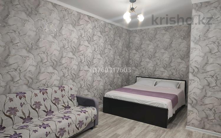 1-комнатная квартира · 35 м² · 5/5 этаж, Ауэзова 203 — Пересечение Ташенова, центр, рядом Вокзал, университет Мырзахметова за 10 000 ₸ в Кокшетау — фото 2