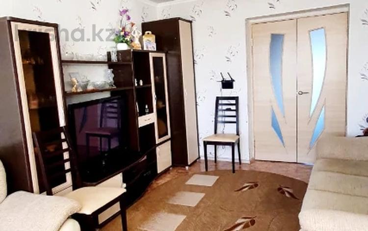 3-бөлмелі пәтер, 58 м², 5/5 қабат, мкр Михайловка , Крылова 48, бағасы: 22 млн 〒 в Караганде, Казыбек би р-н — фото 2