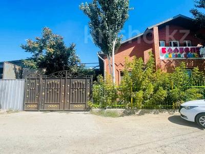 Отдельный дом · 7 комнат · 140 м², Жанадилова 8а за 300 000 〒 в 