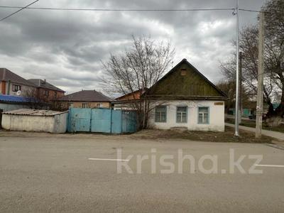 Отдельный дом · 4 комнаты · 60 м² · 6 сот., мкр 8, Тлепбергенова 26 за 150 000 〒 в Актобе