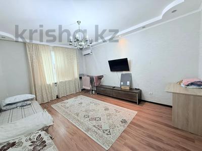 2-комнатная квартира · 60 м² · 8/12 этаж, Сауран 3/1 за 31.5 млн ₸ в Астане, Есильский р-н