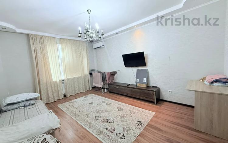 2-комнатная квартира · 60 м² · 8/12 этаж, Сауран 3/1 за 31.5 млн ₸ в Астане, Есильский р-н — фото 2