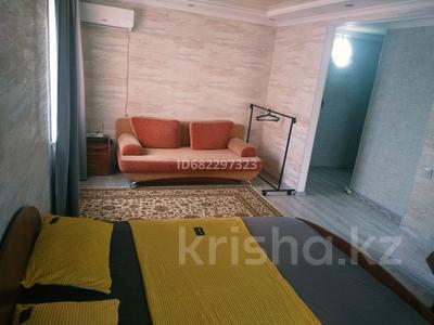 1-комнатная квартира · 35 м² · 3/5 этаж, Нуркен Абдирова 36/1 за 10 000 ₸ в Караганде, Казыбек би р-н