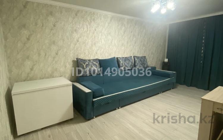 3-комнатная квартира · 63 м² · 1/5 этаж, Майкудук, Мкр Восток-2 11 за 22 млн ₸ в Караганде, Алихана Бокейханова р-н — фото 2