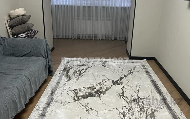 1-бөлмелі пәтер · 50 м² · 2/9 қабат, мкр. Алтын орда, Алия Молдагулова 66Б, бағасы: 27 млн ₸ в Актобе — фото 2
