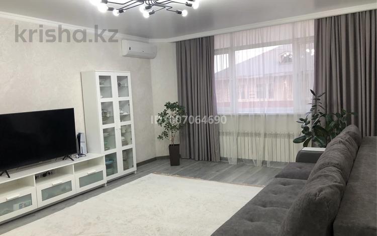 4-бөлмелі пәтер · 106 м² · 6/9 қабат, мкр Центральный, Момышулы 25 — 17 школа , Драмтеатр, бағасы: 45 млн ₸ в Атырау — фото 2