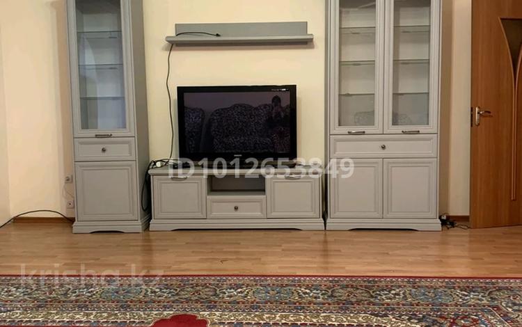 3-бөлмелі пәтер · 90 м² · 2/5 қабат, мкр Аулие-Ата, Аккозиева 1 1, бағасы: 250 000 ₸ в Таразе — фото 2