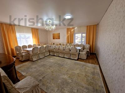 Аренда домов или дач посуточно в Астане: Дом · 5 комнат · 200 м² · посуточно, Бактыбай акын 3 — Кенжина за 45 000 〒 Дом · 5 комнат · 200 м² · посуточно, Бактыбай акын 3 — Кенжина за 45 000 〒 в Астане, Сарыарка р-н