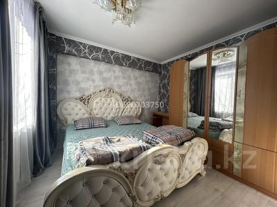 3-бөлмелі пәтер, 50 м², 1/5 қабат ай сайын, Мкр.Авангард-3 45, бағасы: 150 000 〒 в Атырау, мкр Авангард-3