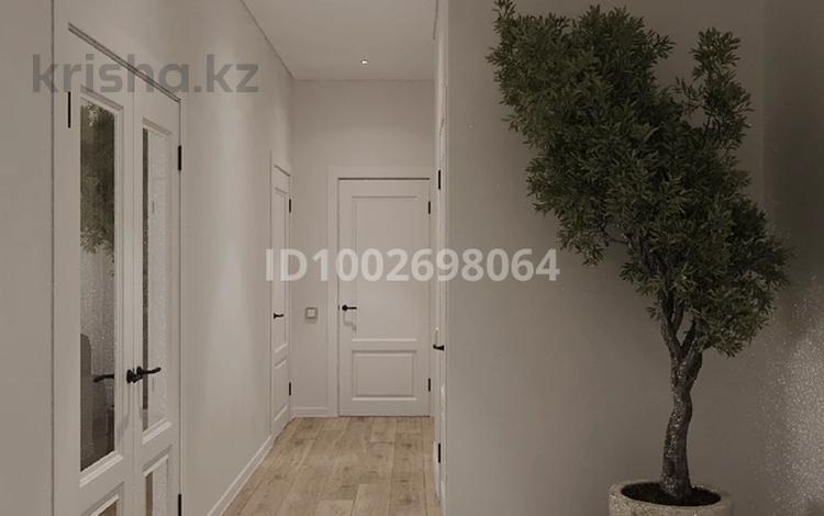 3-бөлмелі пәтер · 107.7 м² · 8/9 қабат, Абая 101, бағасы: ~ 62.6 млн ₸ в Костанае — фото 2