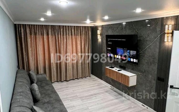 2-бөлмелі пәтер · 44 м² · 1/5 қабат, Салтанат 15 — Альфараби, бағасы: 15 000 ₸ в Таразе — фото 2