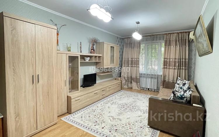 1-комнатная квартира, 32 м², 1/4 этаж помесячно, мкр №1 74 — Сайна уг Улыкбека