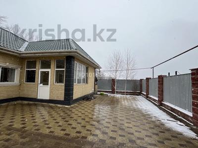 Отдельный дом · 4 комнаты · 164 м² · 5 сот., Село Шамалған Жібек жолы учет.квартал 3752 — Шамалғанға кіргенде жол бойындағы үй за 42 млн ₸ в Шамалгане
