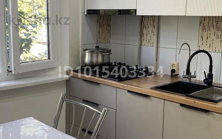 3-комнатная квартира · 64 м² · 4/5 этаж, Жданова 46 — 32 мектеп жақта за 23 млн ₸ в Уральске — фото 2