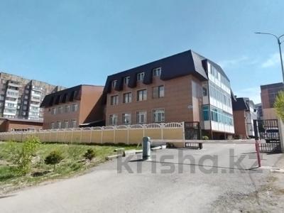 3-комнатная квартира · 95.6 м² · 3/3 этаж, Голубые пруды 10/1 за 26 млн 〒 в Караганде