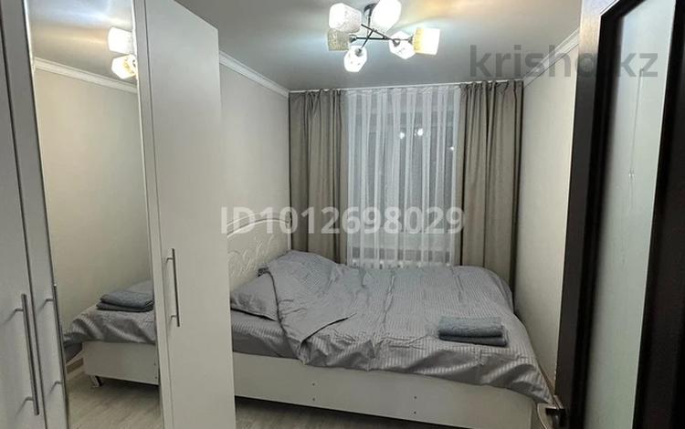 1-комнатная квартира · 45 м² · 3/9 этаж, Строителей 25 — Ориентир за 15 000 ₸ в Караганде, Казыбек би р-н — фото 3
