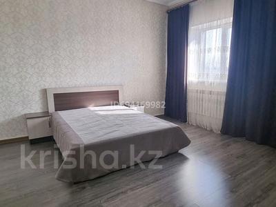 2-комнатная квартира, 80 м², 1 этаж помесячно, 17 В за 180 000 〒 в Талдыкоргане, Каратал