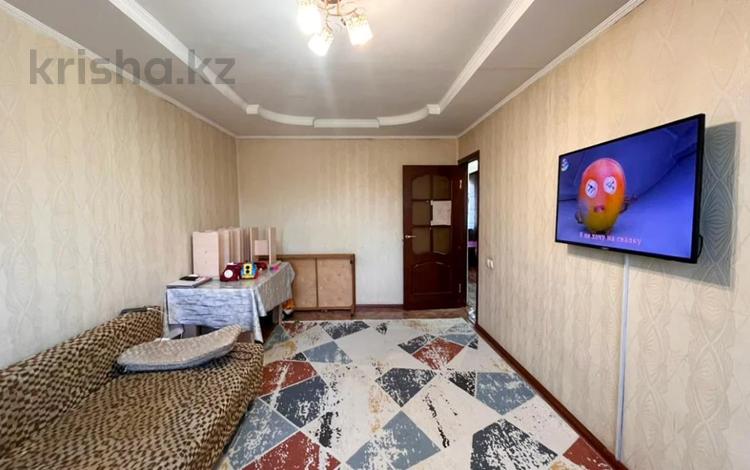 3-бөлмелі пәтер · 62 м² · 2/5 қабат, Центр, ул. Кабанбай батыра 75/89, бағасы: 18.8 млн ₸ в Талдыкоргане — фото 2