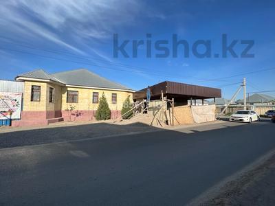 Отдельный дом · 5 комнат · 150 м² · 12 сот., Жузбаева 1 — 15 микрорайон за 60 млн 〒 в Таразе