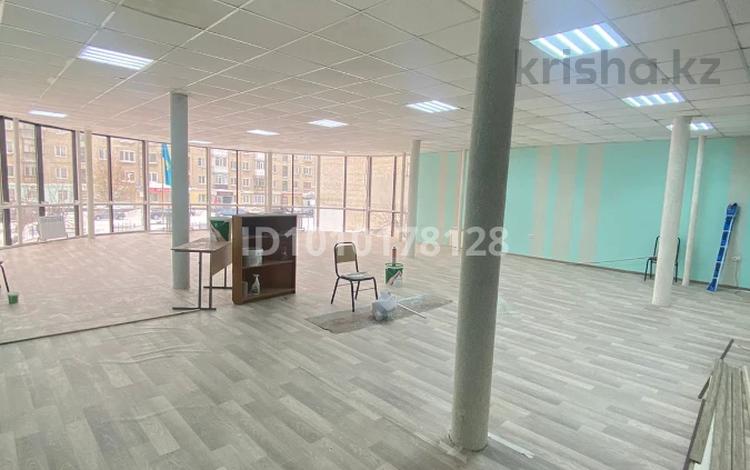 Свободное назначение, офисы, магазины и бутики, фитнес и спорт, образование, конференц-залы, кабинеты и рабочие места, студии · 140 м² за 532 000 〒 в Петропавловске — фото 3