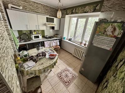 Пәтерлер в Алматы: 3-бөлмелі пәтер · 67.4 м² · 3/3 қабат, мкр Курылысшы, Мкр Курылысшы (Самгау) — Рыскулова - Емцова, бағасы: 33 млн 〒 3-бөлмелі пәтер · 67.4 м² · 3/3 қабат, мкр Курылысшы, Мкр Курылысшы (Самгау) — Рыскулова - Емцова, бағасы: 33 млн 〒 в Алматы, Алатауский р-н
