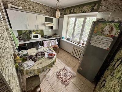 3-бөлмелі пәтер, 67.4 м², 3/3 қабат, мкр Курылысшы, Мкр Курылысшы (Самгау) — Рыскулова - Емцова, бағасы: 31 млн 〒 в Алматы, Алатауский р-н