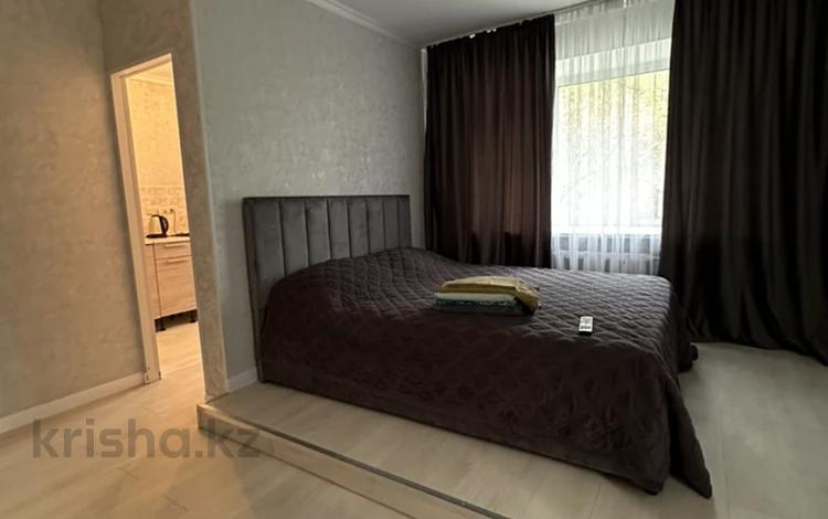 1-комнатная квартира · 35 м², мкр Новый Город, Ержанова 4 за 10 000 ₸ в Караганде, Казыбек би р-н — фото 2