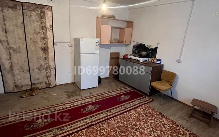 2-бөлмелі пәтер · 5.5 м², Ахмырза Ахун 21, бағасы: 30 000 ₸ в  — фото 2