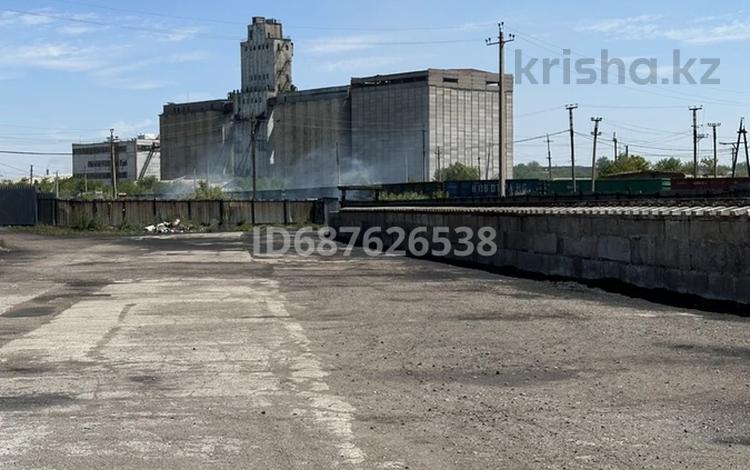 Өнеркәсіптік база · 0.75 га, Абая 217 — Район мелькомбината, бағасы: 1 млн ₸ в Темиртау — фото 2