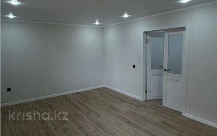 3-бөлмелі пәтер · 91 м² · 2/5 қабат, Майкудук, 14й микрорайон 5/3, бағасы: 25 млн ₸ в Караганде, Алихана Бокейханова р-н — фото 2