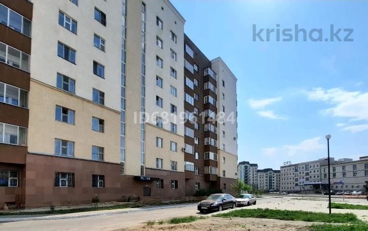 3-комнатная квартира, 80 м², 1/9 этаж, Азербаева 16 — Жумабаева