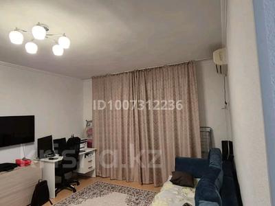 2-комнатная квартира · 56.1 м² · 1/2 этаж, Бокенбай Батыра 59 — Через дорогу от ЖК Кендала. район 12Б за 17.9 млн 〒 в Актобе